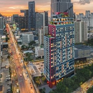 THE BASE Urban Rama 9-Rama 9區中心地帶連結1 分鐘即可到達未來橘色線 MRT捷運站 2 分鐘即可到達 Central